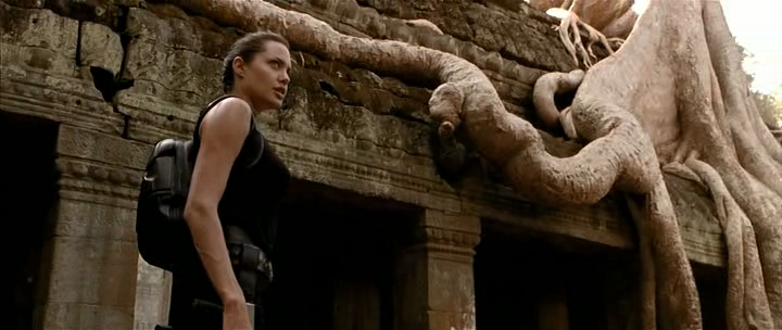រំឮករឿង Lara Croft: Tomb Raider ដែលហូលីវូដមកផ្តិតយកទិដ្ឋភាពដ៏ស្រស់ត្រកាលនៃទឹកដីអង្គរ កម្ពុជានាឆ្នាំ​ 2001 (មានវីដេអូ)