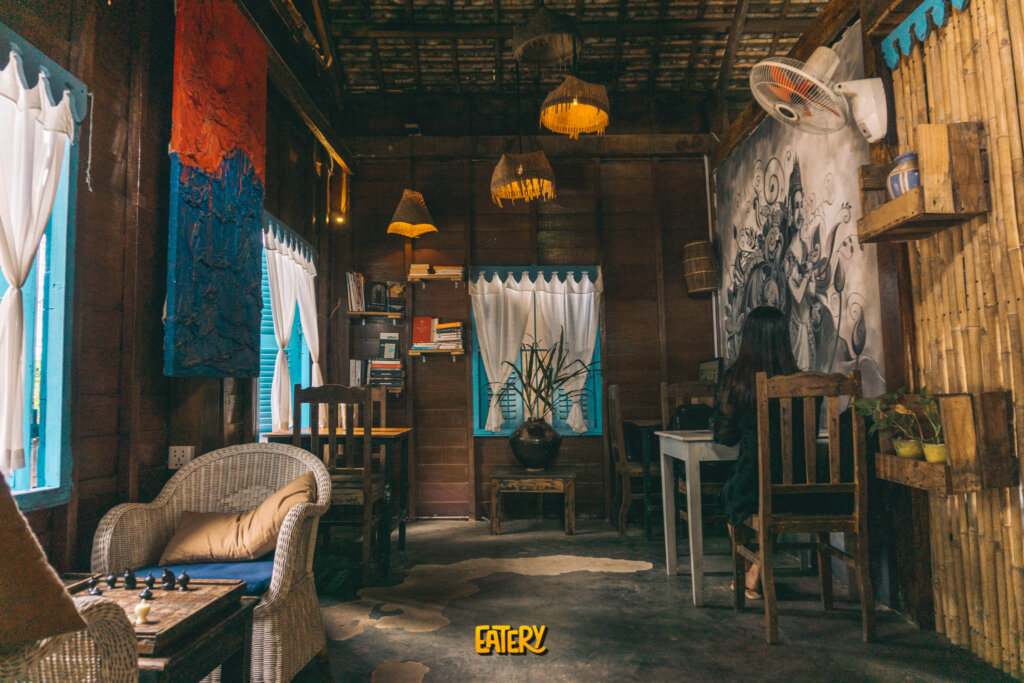 Pou Cafe Wat Damnak (12)
