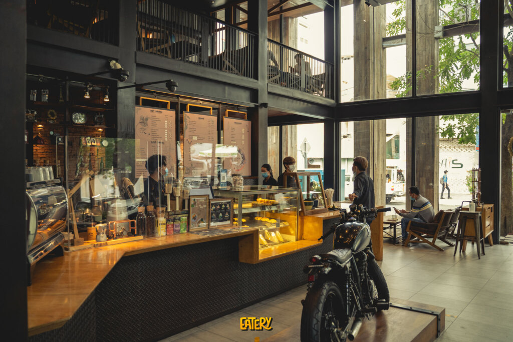 ទំពារទឹកកកឈូស រំឭកអនុស្សាកាលពីក្មេងៗ នៅ Moto Café