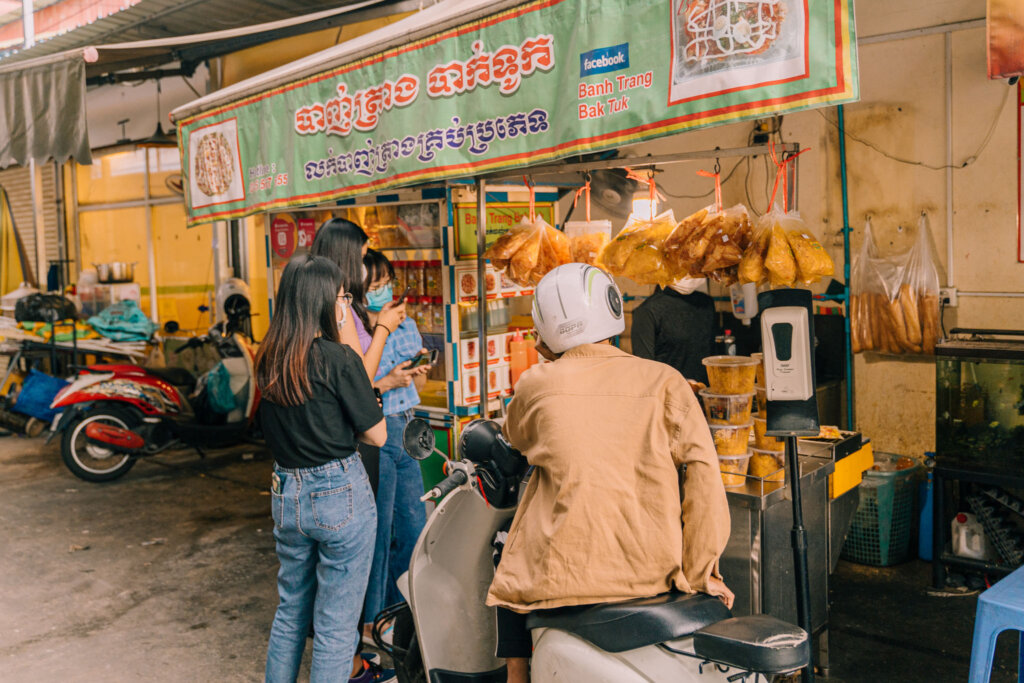 ស្រួយ ឈ្ងុយ ខ្ញោកៗ ឆ្ងាញ់មានជាតិ មានឯណាទៀតក្រៅពី «បាញ់ត្រាងអាំង» ក្រោយសាលាបឋមសិក្សាបាក់ទូកយើងហ្នឹង